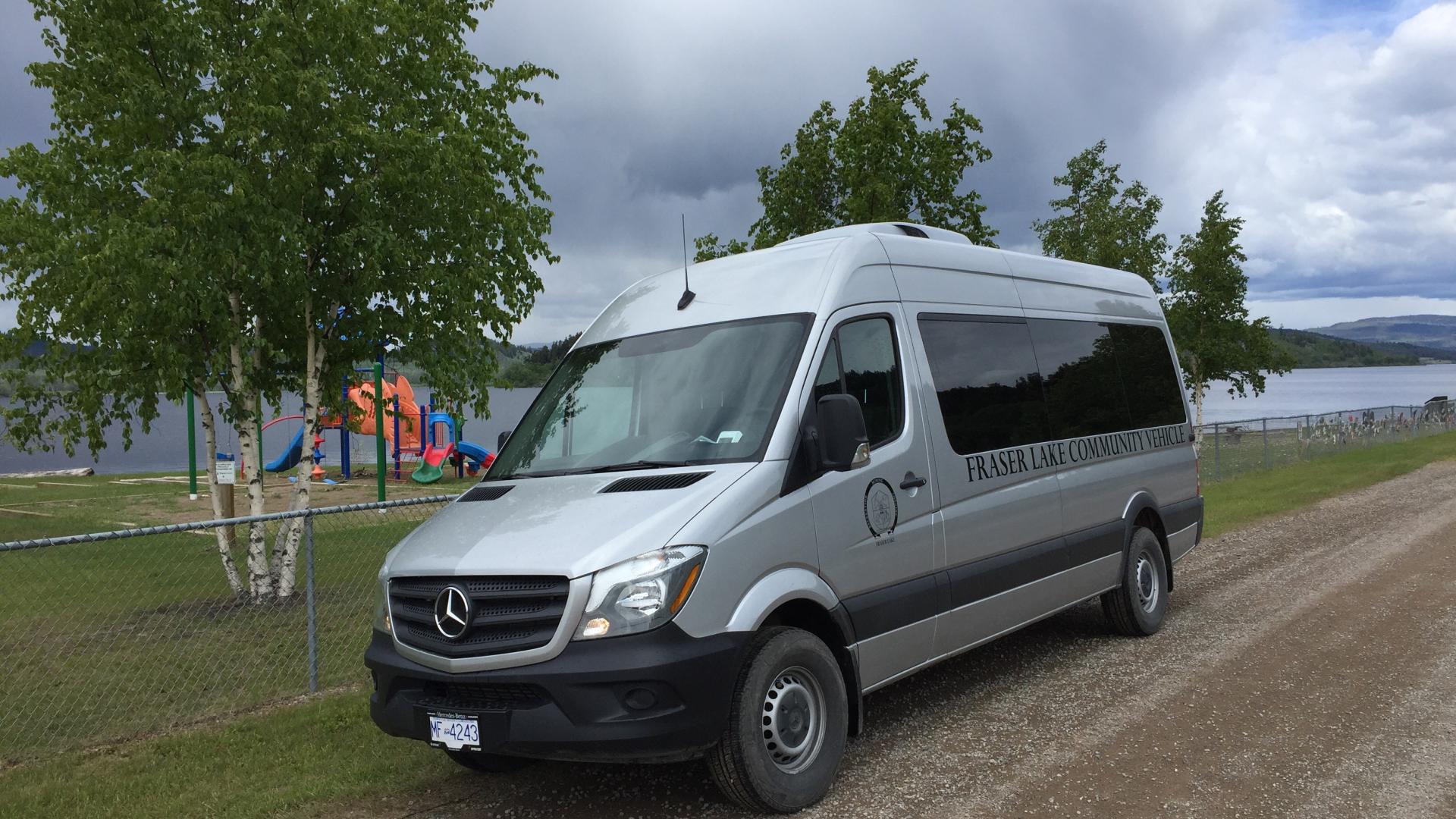 Bus in front of White Swan Park playground.